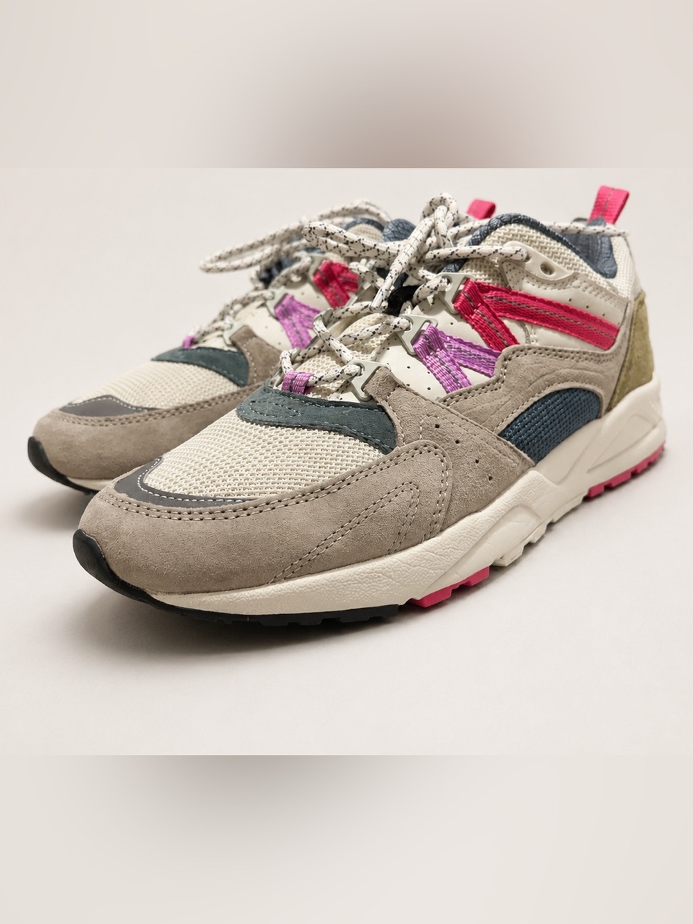 KARHU Fusion 2.0 suede sneaker in Abbey Stone/Pink Yarrow